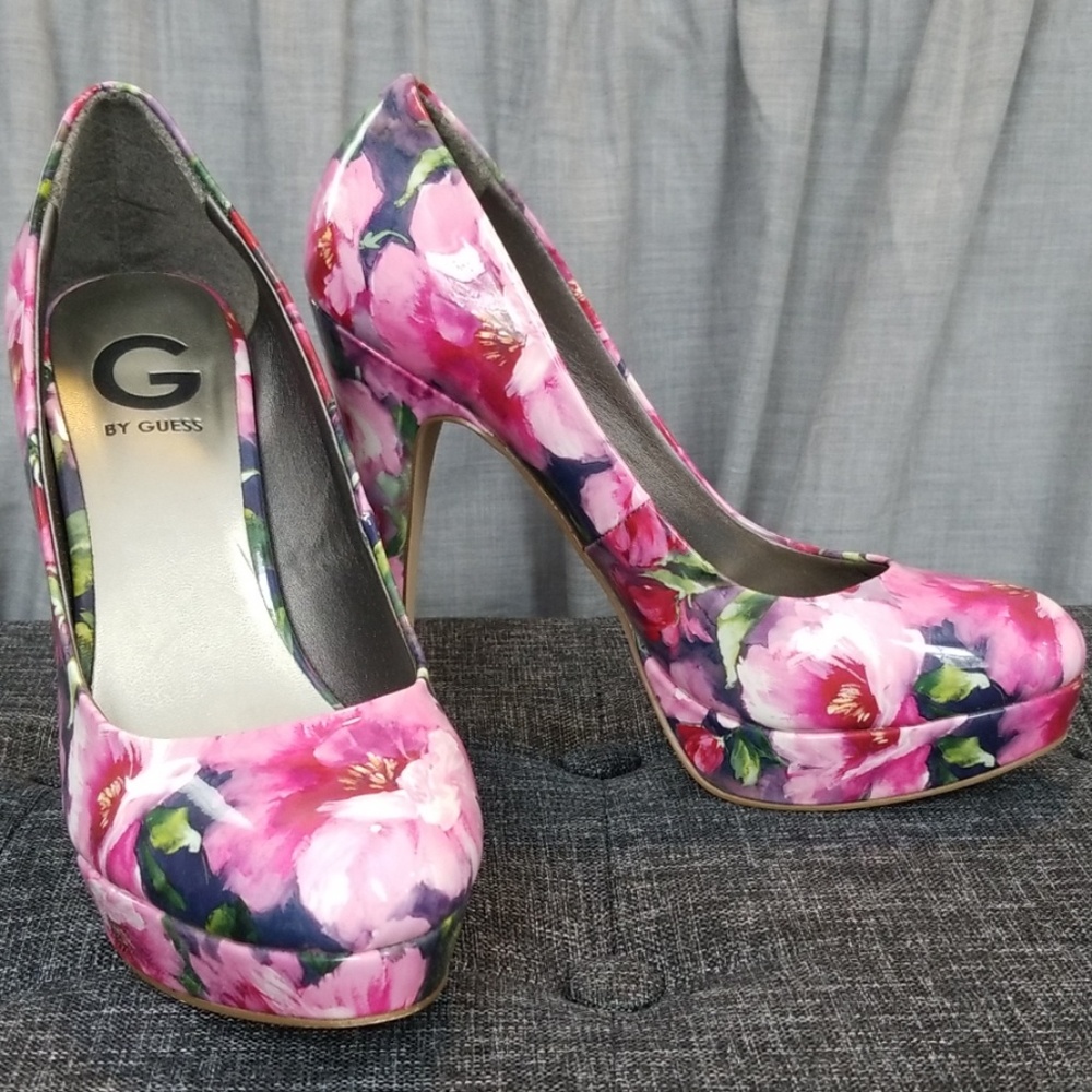 Guess Floral Ggwinna Pumps